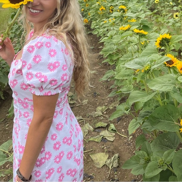 Mini dress. More form fitting style. white with pink flowers. Rue 21. - Picture 2 of 3